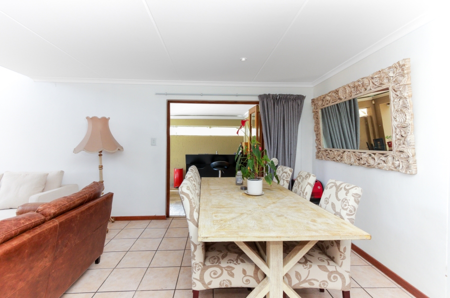To Let 3 Bedroom Property for Rent in Barbeque Downs Gauteng