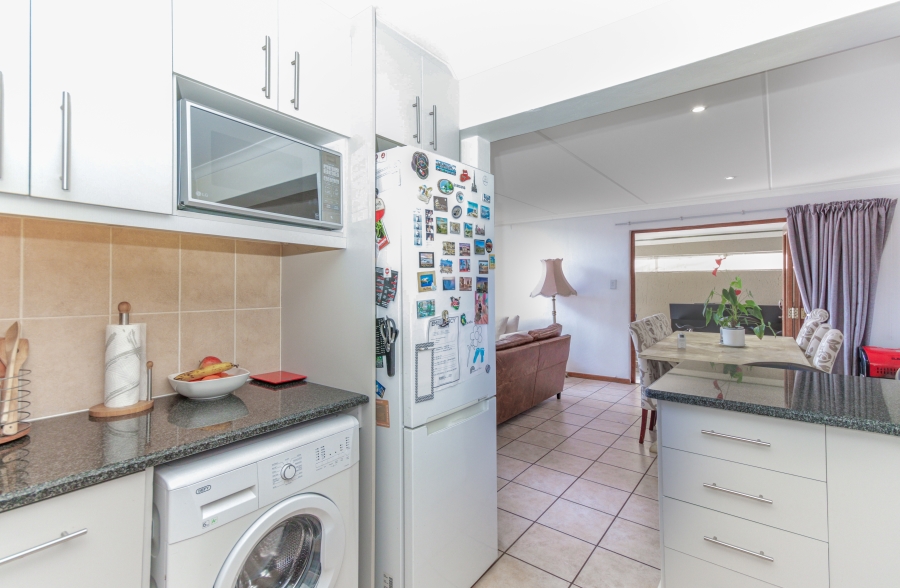 To Let 3 Bedroom Property for Rent in Barbeque Downs Gauteng