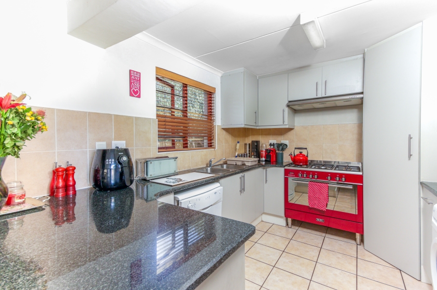 To Let 3 Bedroom Property for Rent in Barbeque Downs Gauteng