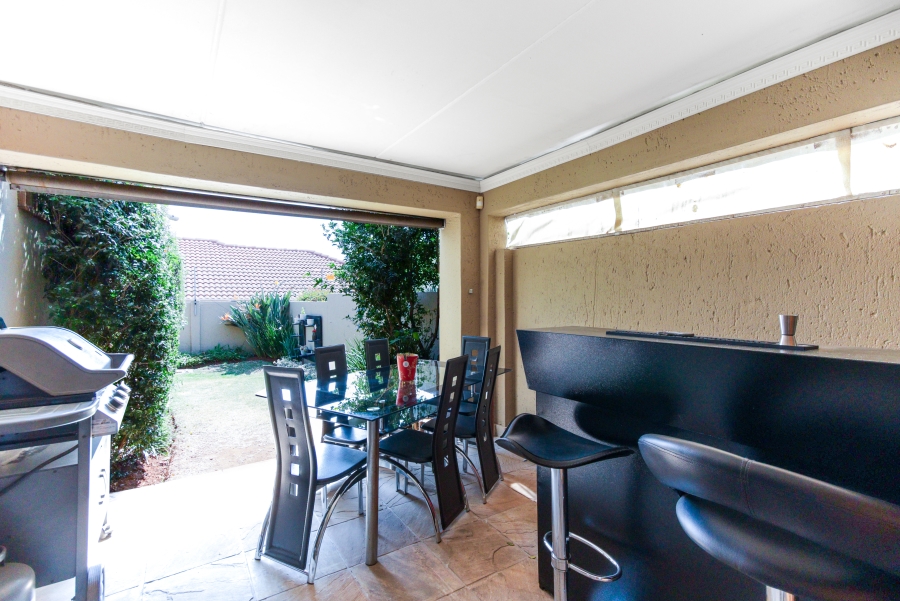 To Let 3 Bedroom Property for Rent in Barbeque Downs Gauteng