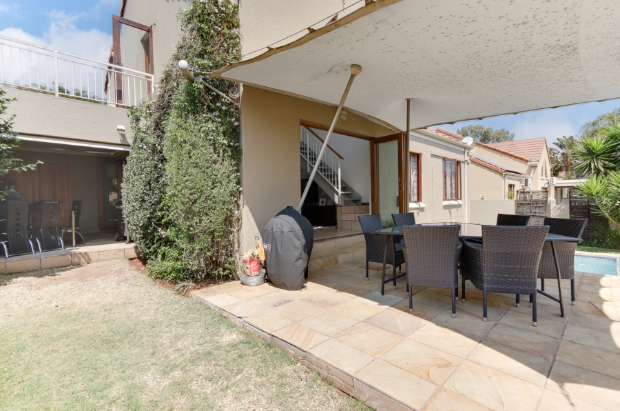 To Let 3 Bedroom Property for Rent in Barbeque Downs Gauteng