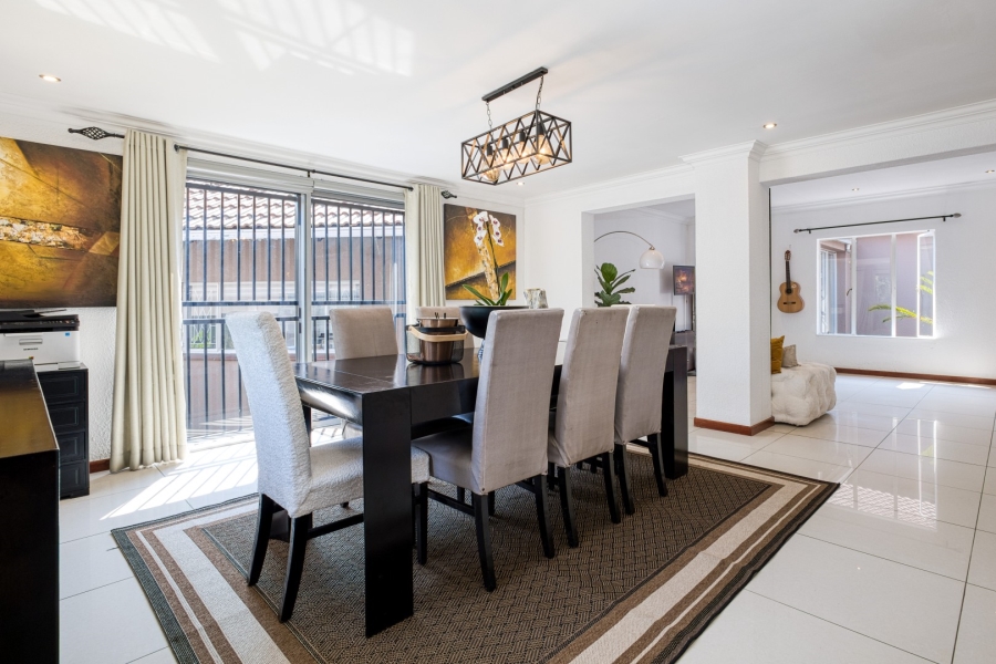To Let 4 Bedroom Property for Rent in Douglasdale Gauteng