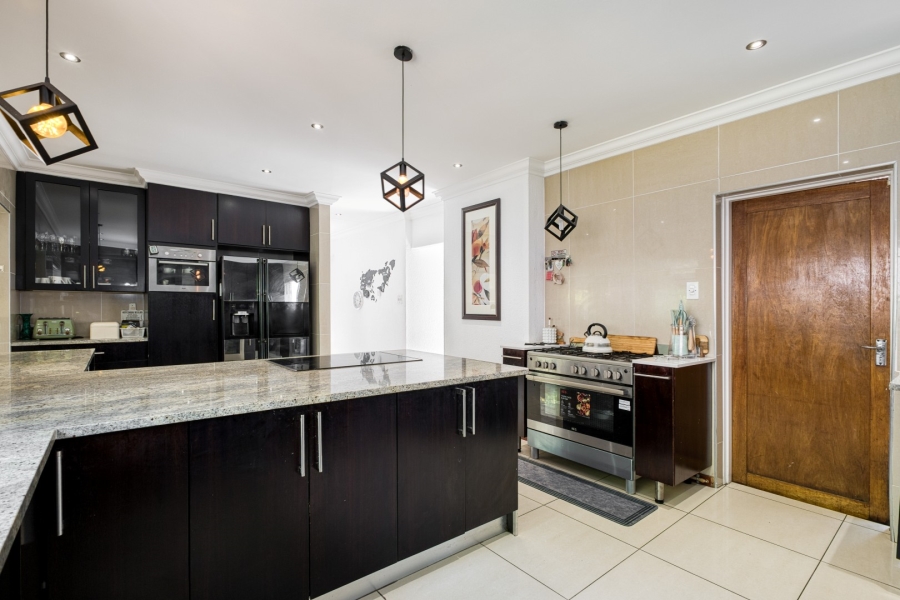 To Let 4 Bedroom Property for Rent in Douglasdale Gauteng