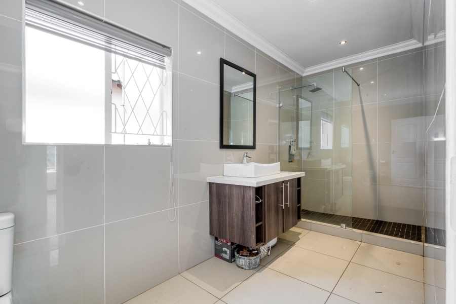 To Let 4 Bedroom Property for Rent in Douglasdale Gauteng
