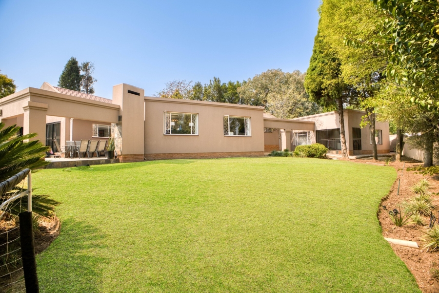 To Let 4 Bedroom Property for Rent in Douglasdale Gauteng