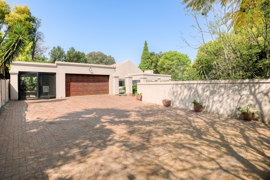 To Let 4 Bedroom Property for Rent in Douglasdale Gauteng