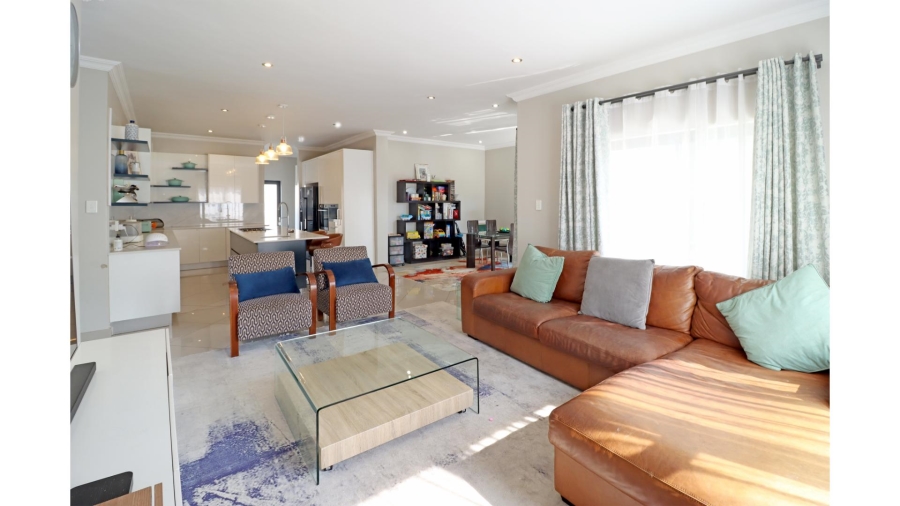 4 Bedroom Property for Sale in Thatchfield Hills Gauteng