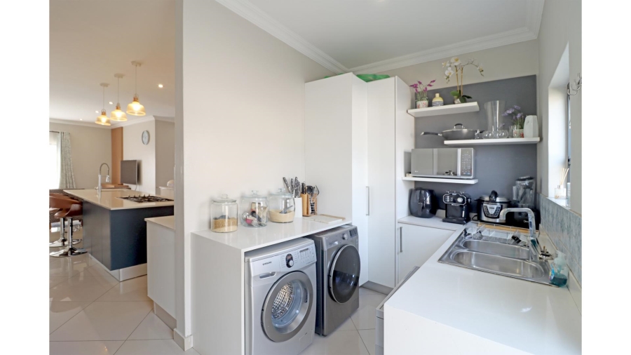 4 Bedroom Property for Sale in Thatchfield Hills Gauteng