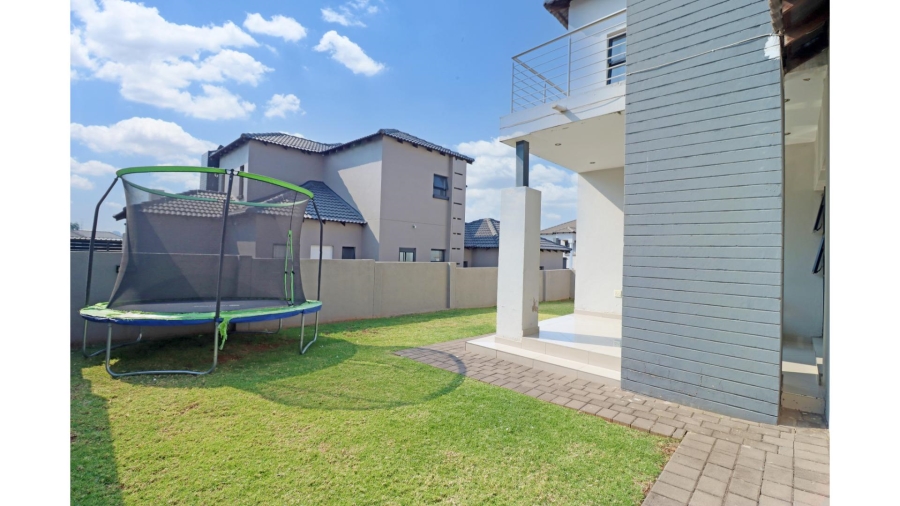 4 Bedroom Property for Sale in Thatchfield Hills Gauteng