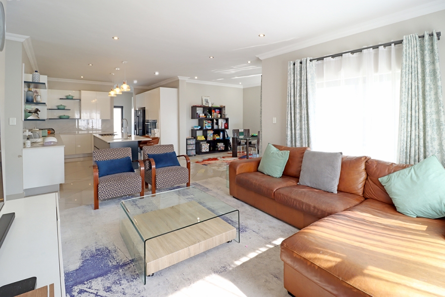 4 Bedroom Property for Sale in Thatchfield Hills Gauteng