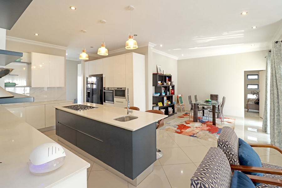 4 Bedroom Property for Sale in Thatchfield Hills Gauteng