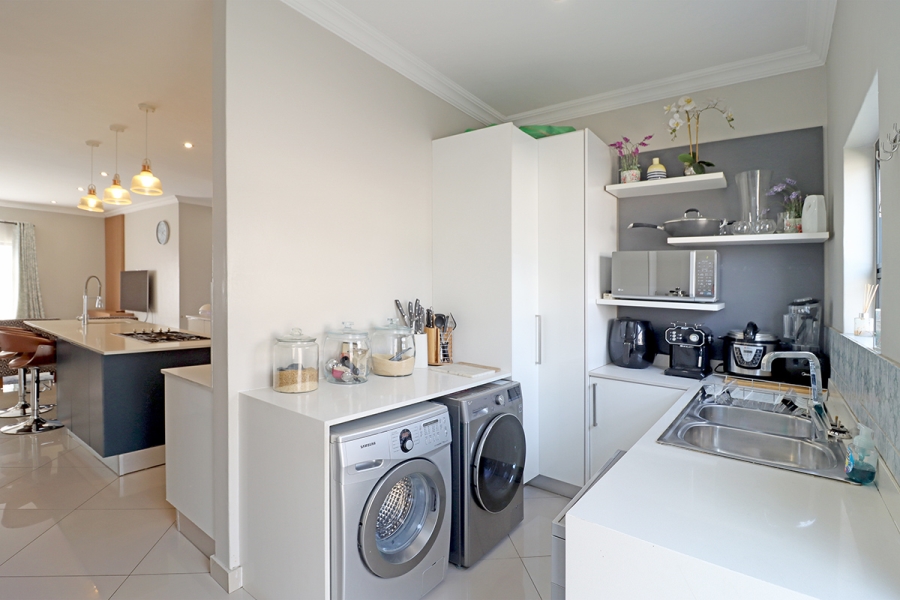 4 Bedroom Property for Sale in Thatchfield Hills Gauteng