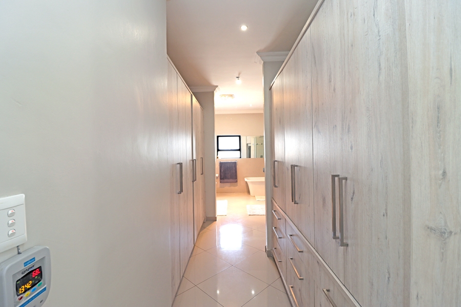 4 Bedroom Property for Sale in Thatchfield Hills Gauteng