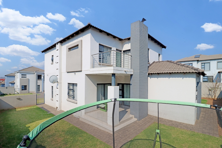 4 Bedroom Property for Sale in Thatchfield Hills Gauteng