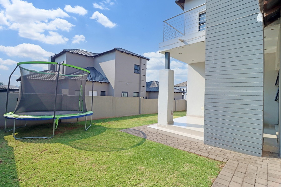 4 Bedroom Property for Sale in Thatchfield Hills Gauteng