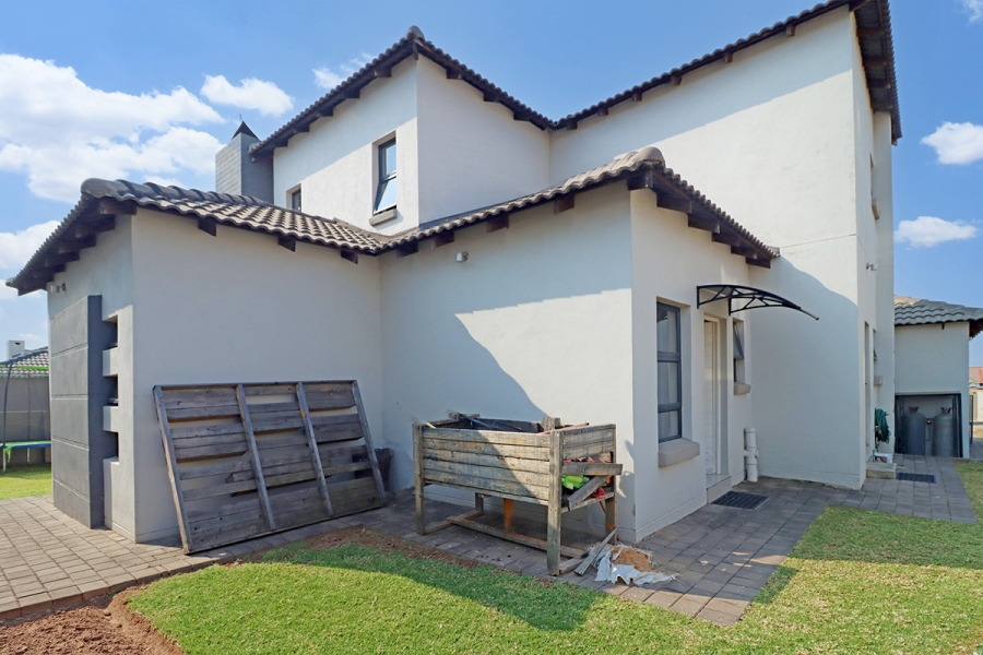4 Bedroom Property for Sale in Thatchfield Hills Gauteng