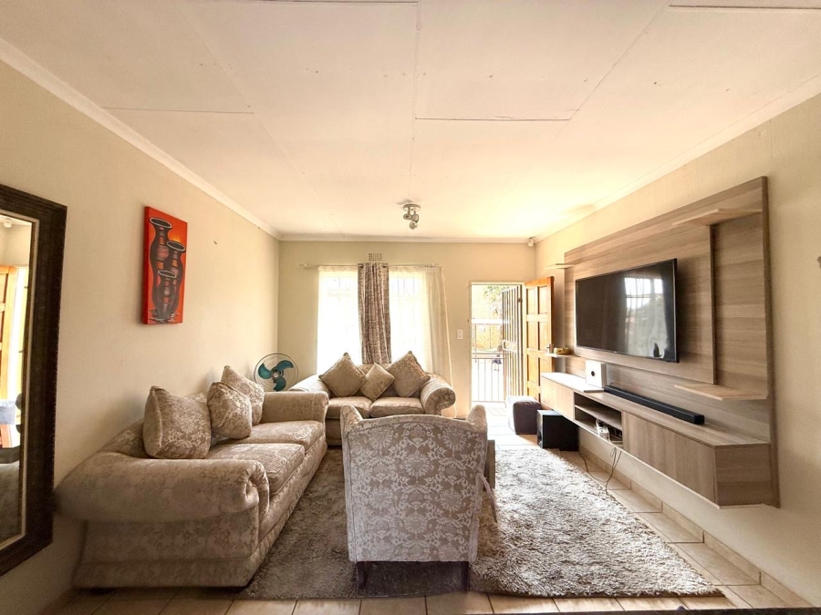 2 Bedroom Property for Sale in Strubensvallei Gauteng