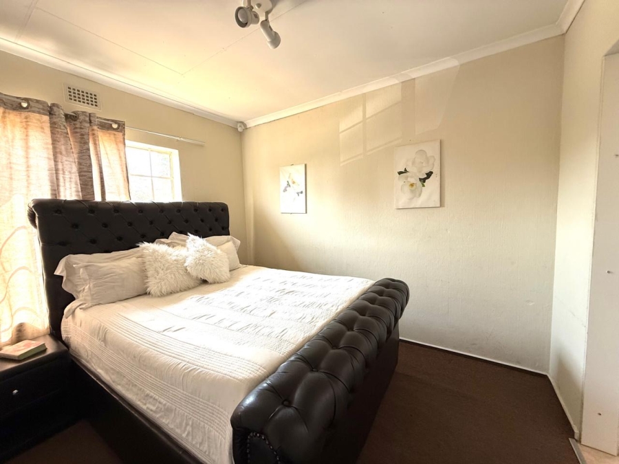2 Bedroom Property for Sale in Strubensvallei Gauteng