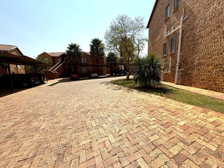 2 Bedroom Property for Sale in Strubensvallei Gauteng