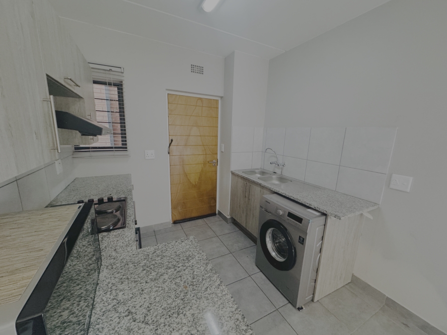 To Let 2 Bedroom Property for Rent in Grand Central Gauteng