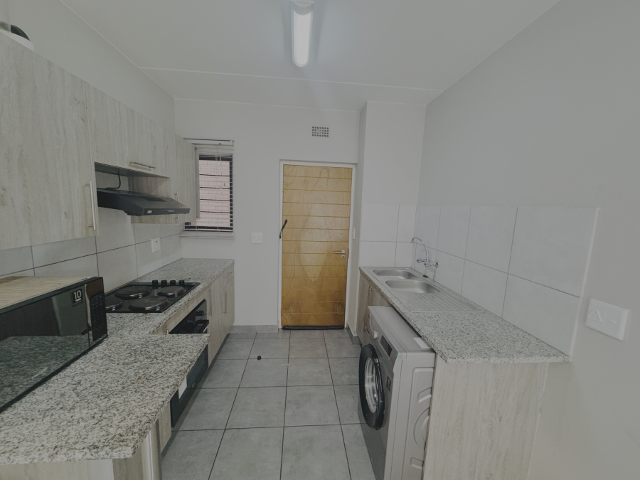 To Let 2 Bedroom Property for Rent in Grand Central Gauteng