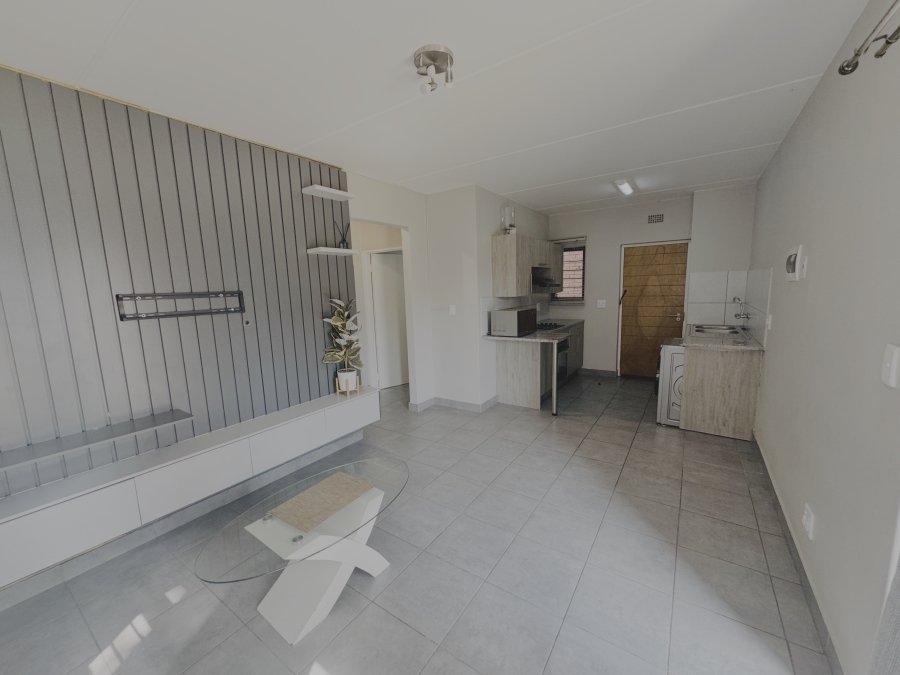 To Let 2 Bedroom Property for Rent in Grand Central Gauteng
