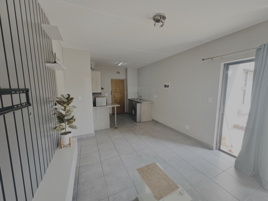 To Let 2 Bedroom Property for Rent in Grand Central Gauteng