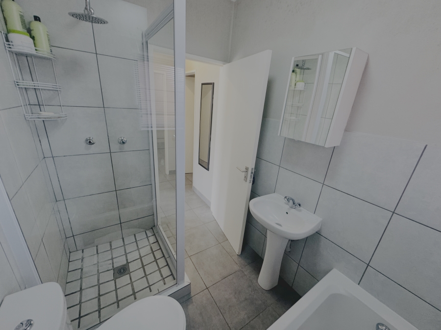 To Let 2 Bedroom Property for Rent in Grand Central Gauteng