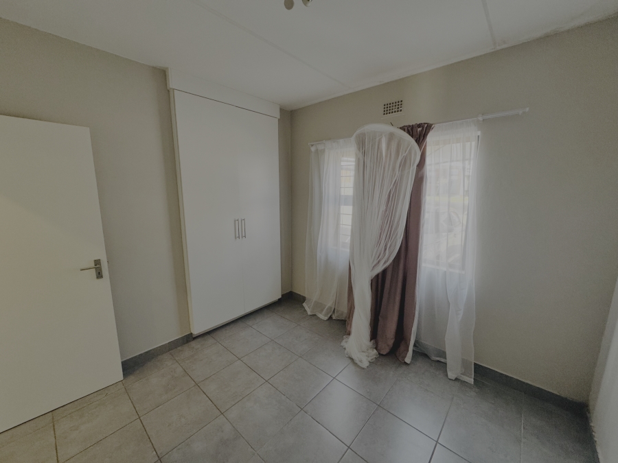 To Let 2 Bedroom Property for Rent in Grand Central Gauteng