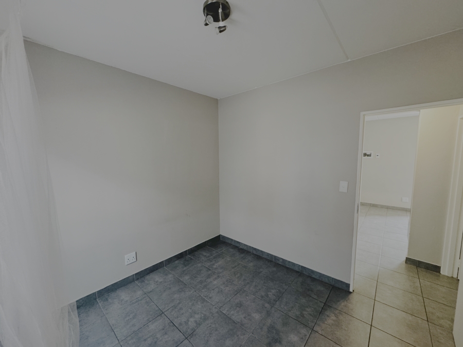 To Let 2 Bedroom Property for Rent in Grand Central Gauteng