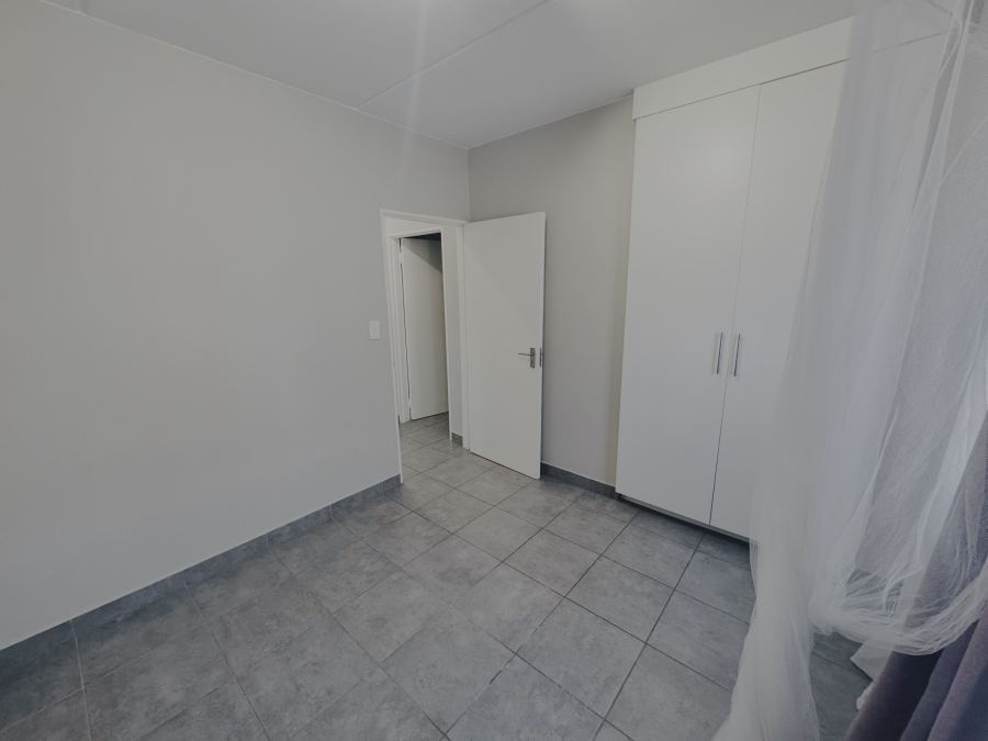 To Let 2 Bedroom Property for Rent in Grand Central Gauteng