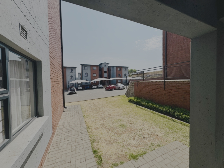 To Let 2 Bedroom Property for Rent in Grand Central Gauteng