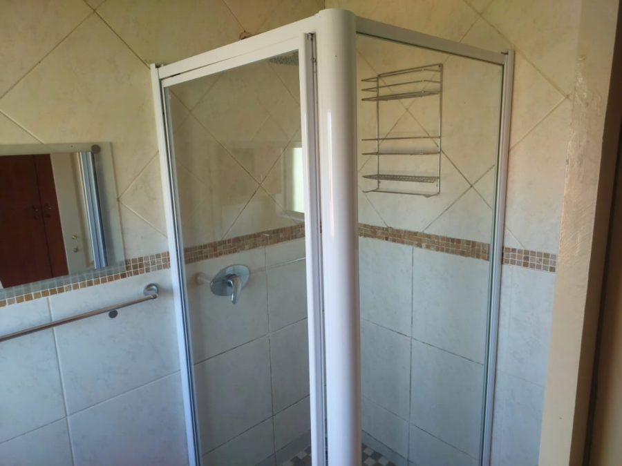 To Let 3 Bedroom Property for Rent in Sonneveld Gauteng