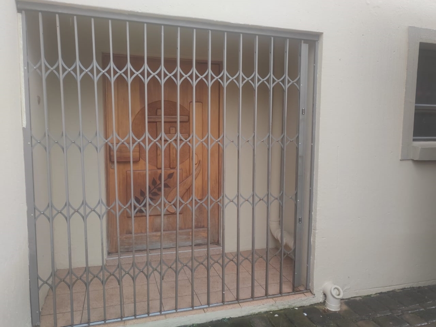 To Let 3 Bedroom Property for Rent in Sonneveld Gauteng