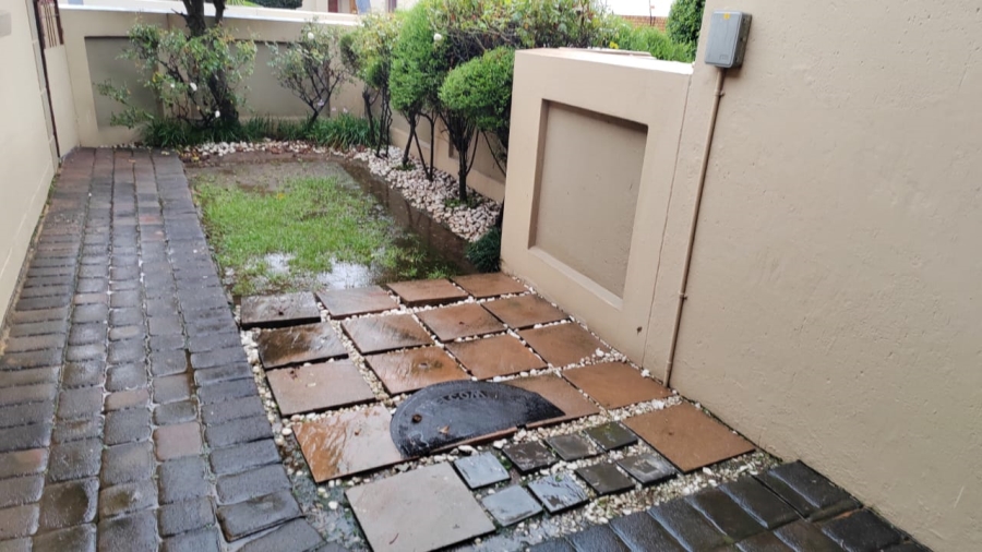 To Let 3 Bedroom Property for Rent in Sonneveld Gauteng