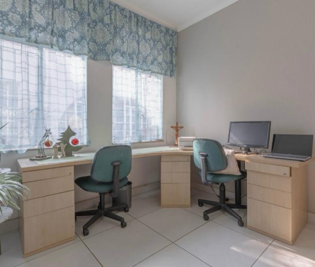 4 Bedroom Property for Sale in Glen Marais Gauteng