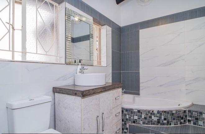 4 Bedroom Property for Sale in Glen Marais Gauteng