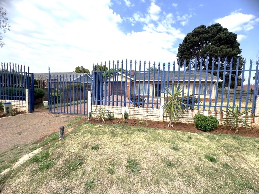 3 Bedroom Property for Sale in Klippoortje Gauteng