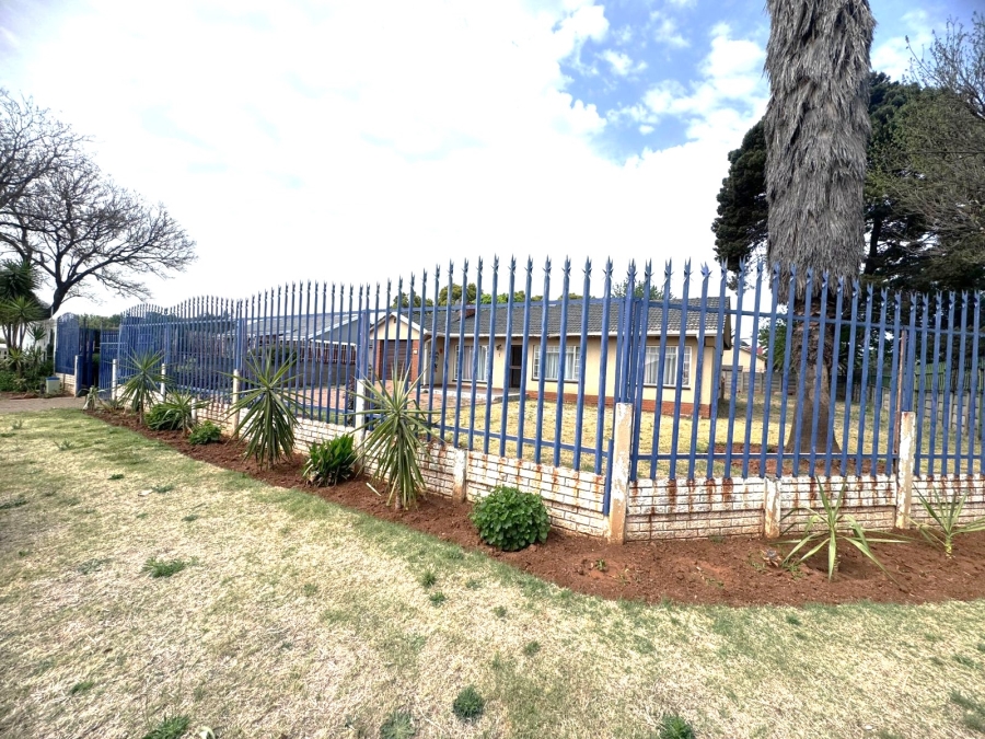 3 Bedroom Property for Sale in Klippoortje Gauteng