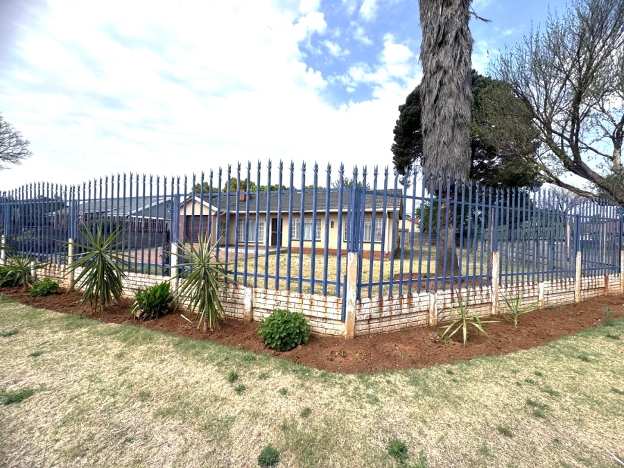 3 Bedroom Property for Sale in Klippoortje Gauteng