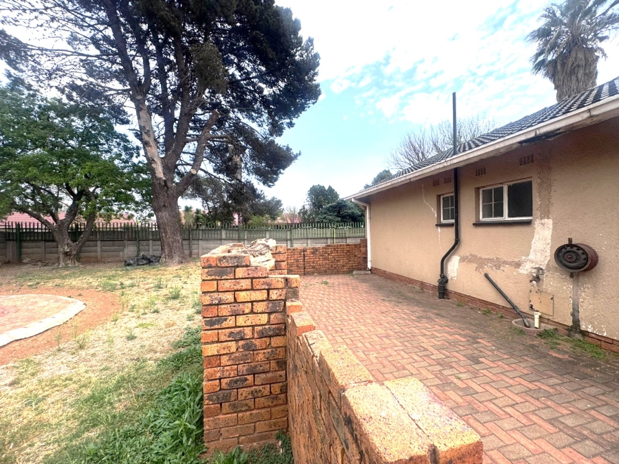 3 Bedroom Property for Sale in Klippoortje Gauteng