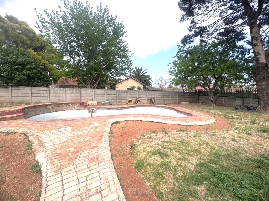 3 Bedroom Property for Sale in Klippoortje Gauteng