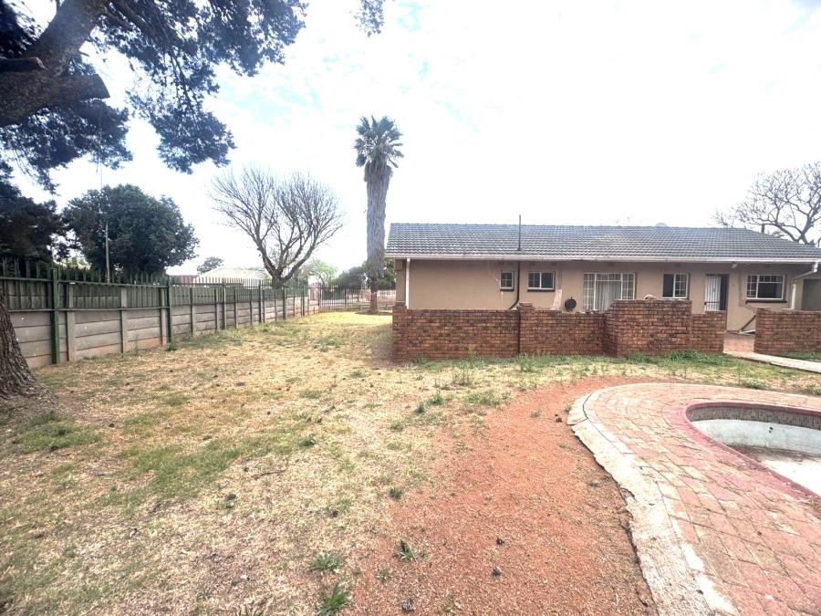 3 Bedroom Property for Sale in Klippoortje Gauteng