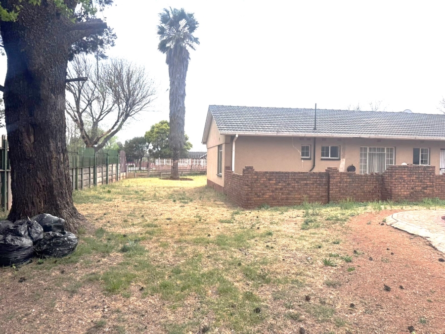 3 Bedroom Property for Sale in Klippoortje Gauteng