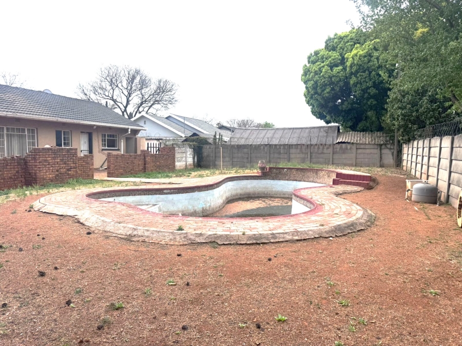 3 Bedroom Property for Sale in Klippoortje Gauteng