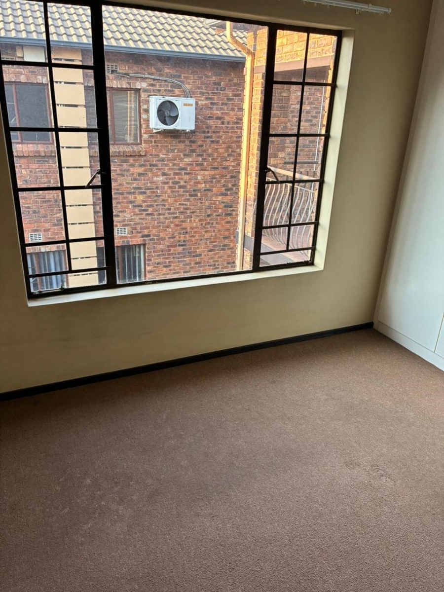 To Let 2 Bedroom Property for Rent in Sonneveld Gauteng
