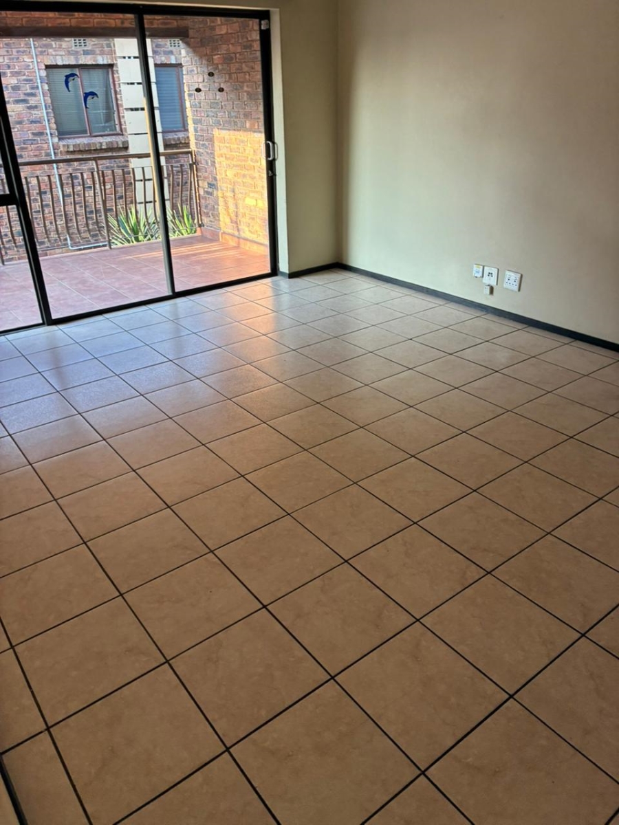To Let 2 Bedroom Property for Rent in Sonneveld Gauteng