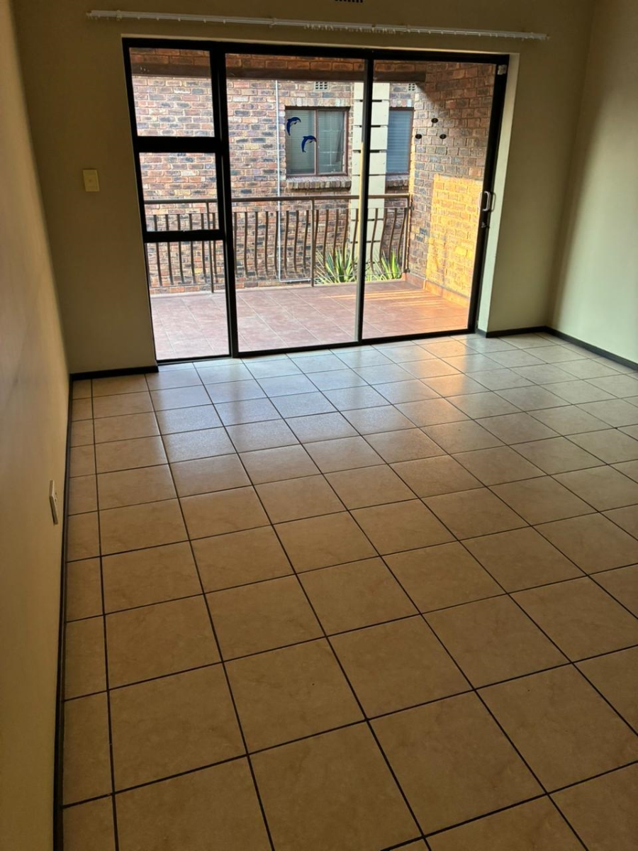 To Let 2 Bedroom Property for Rent in Sonneveld Gauteng