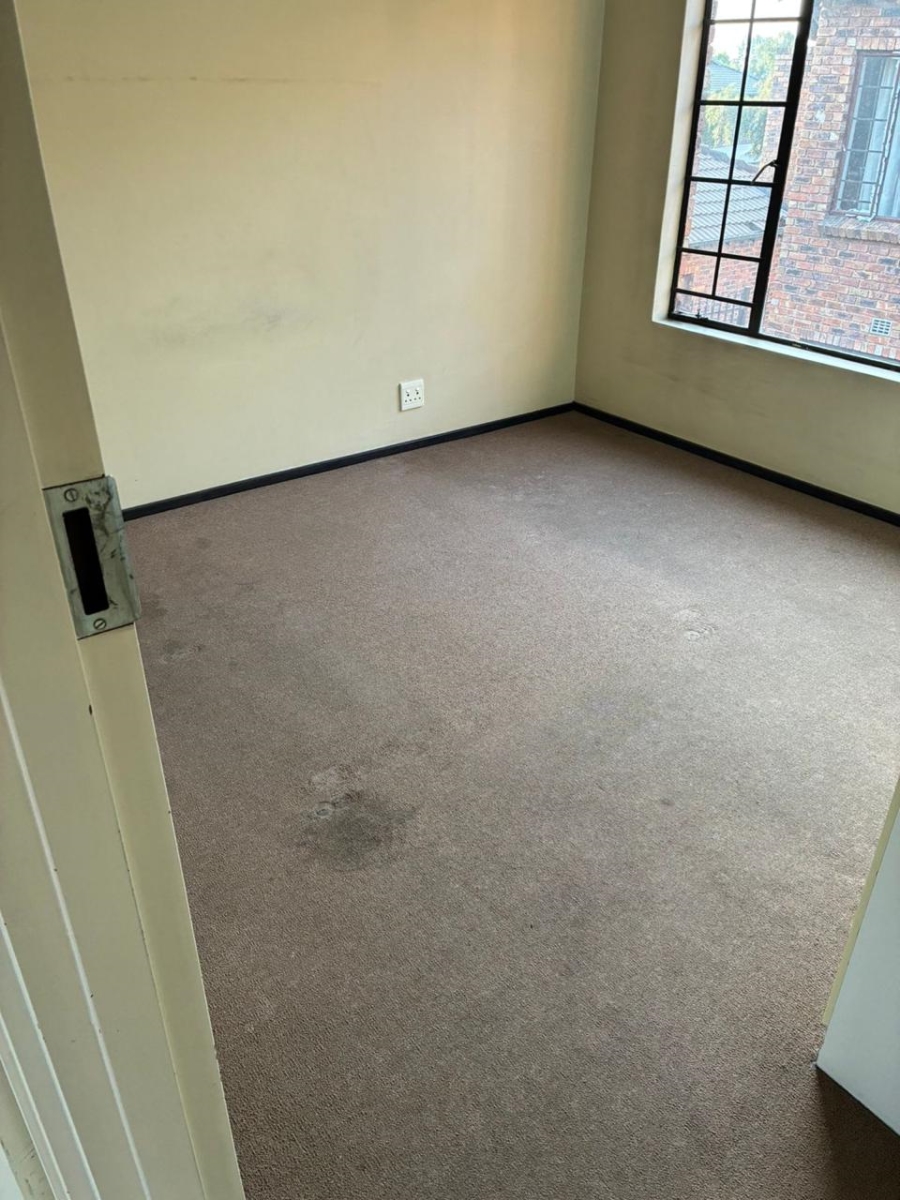 To Let 2 Bedroom Property for Rent in Sonneveld Gauteng