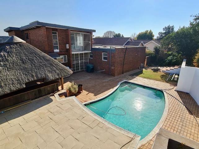 5 Bedroom Property for Sale in Waterkloof Ridge Gauteng